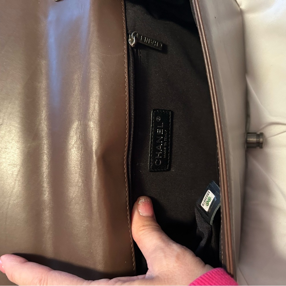 Luxury Two-Tone Leather Shoulder Bag aged hardware - Picture 4 of 11